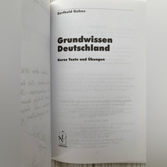 Basic Knowledge Germany: Short Texts & Exercises all written in German 184 Pages - Picture 4 of 6